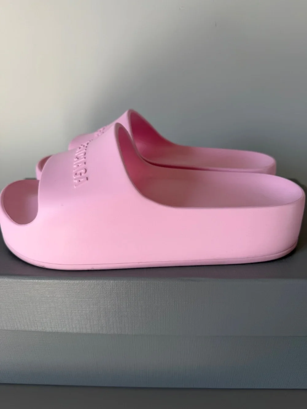 Balenciaga Chunky Slides Light Pink EU 39 – Authentic w/ Original Box